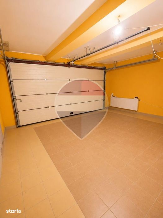 Casă / Vilă cu 12 camere de închiriat în zona Fundeni