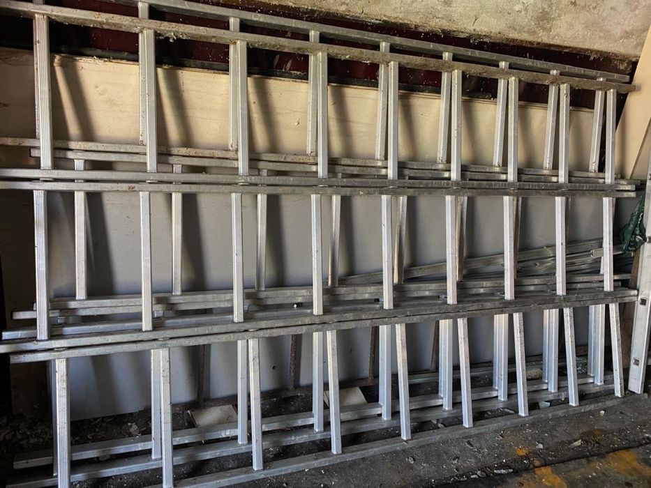 Радиаторы, домкраты, лестницы