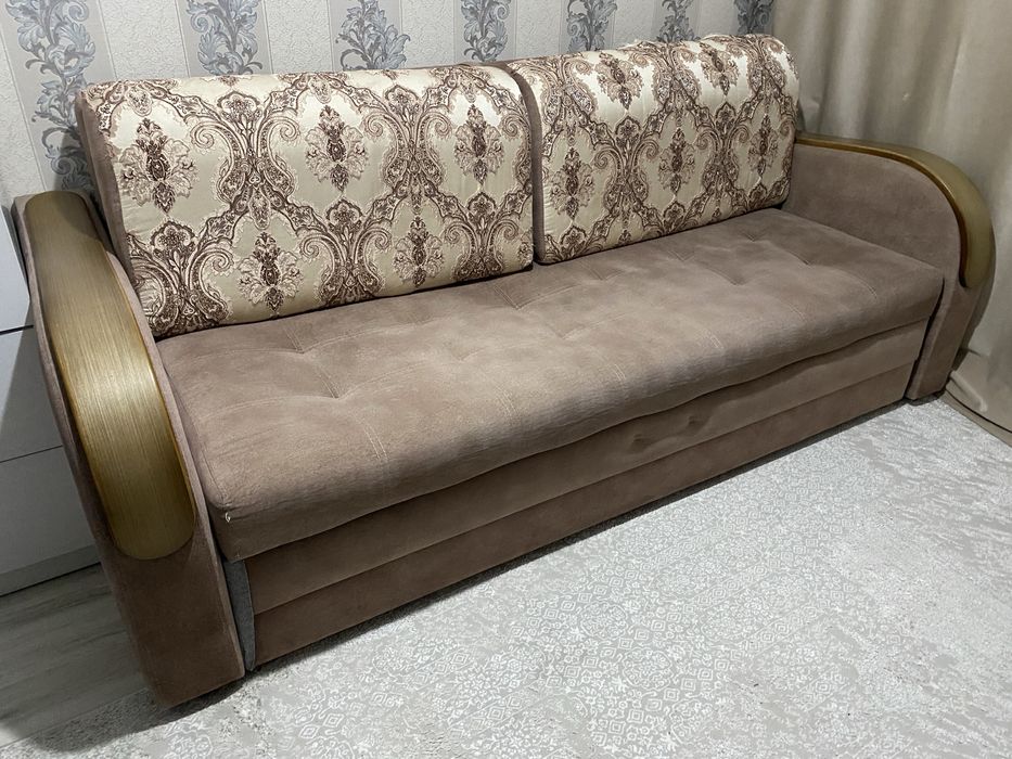 Продам диван сатамын