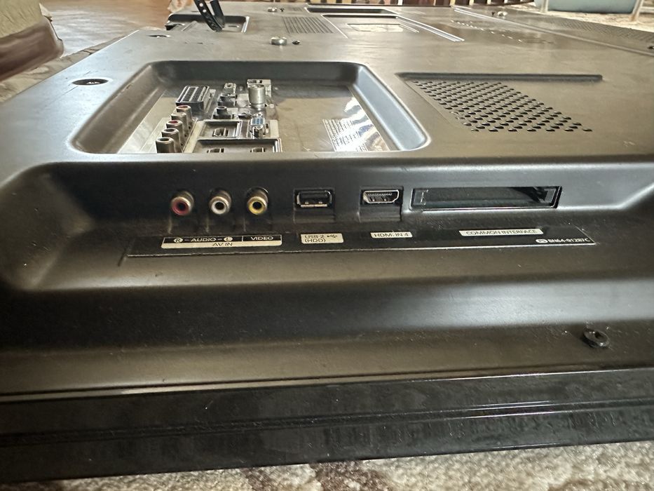 Продается телевизор самсунг плазменный