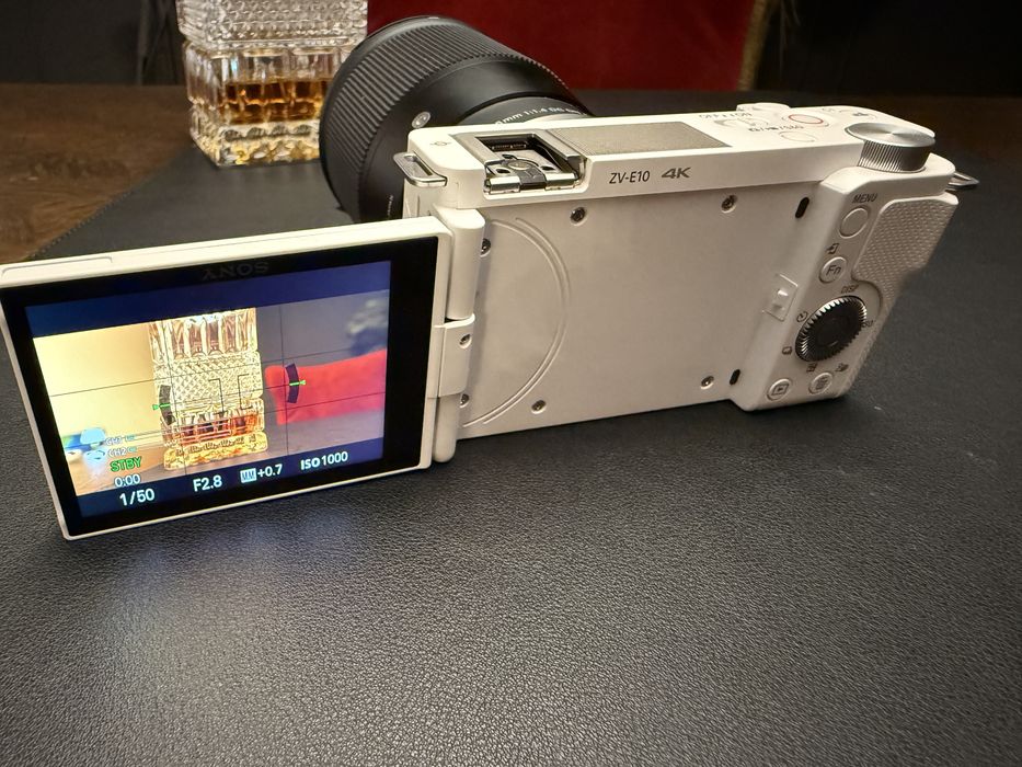 Sony ZVE 10, Sigma 16 mm f1.4, TTartisan 35 mm mk2 f1.8