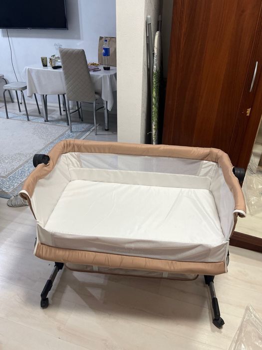 Детский прикроватный манеж