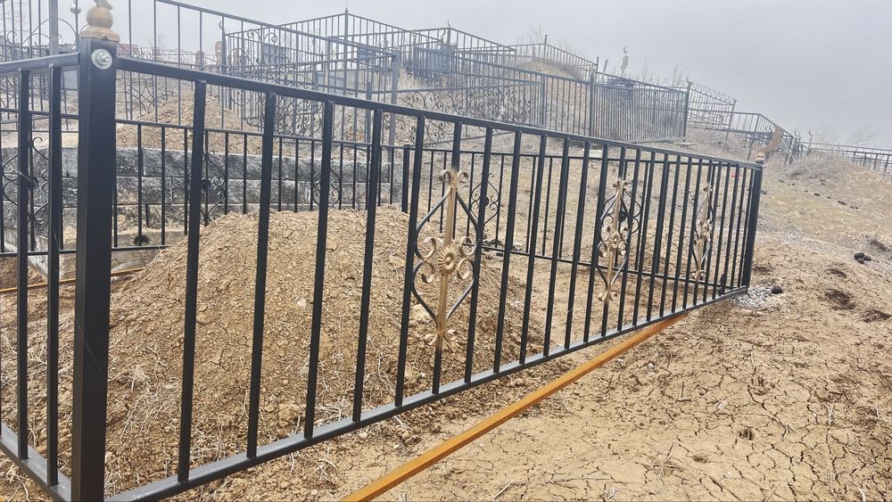 Оградки на кладбище!