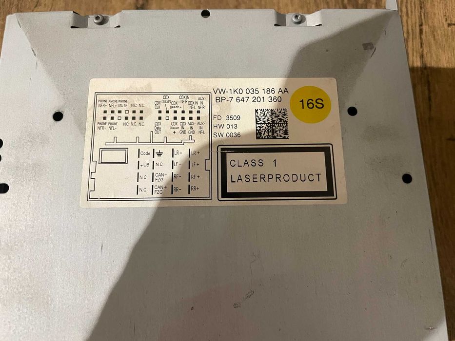 Оригинално VW радио 1K0 035 186 AA – Scirocco / Golf