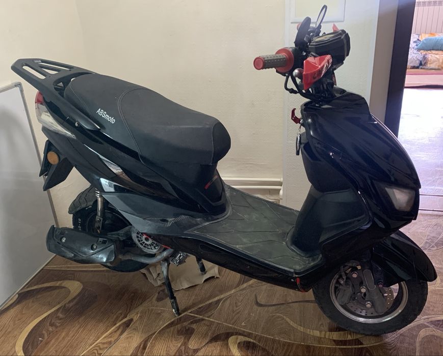 Продам скутер м8