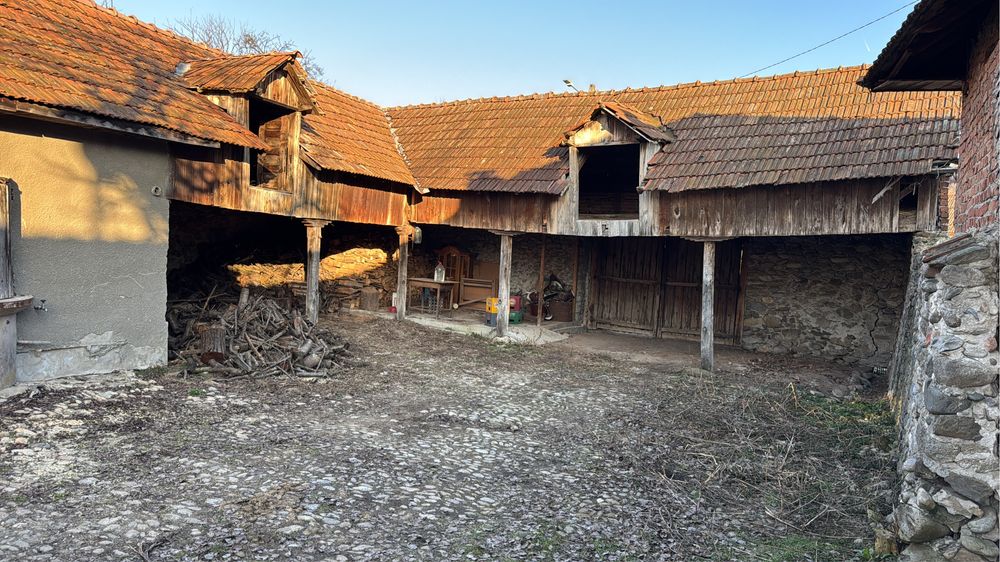 Casă cu  teren 1000 metri pătrați