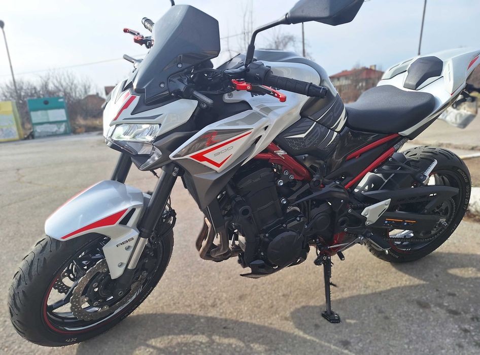 Kawasaki Z900 Akrapovic Performance 2023
