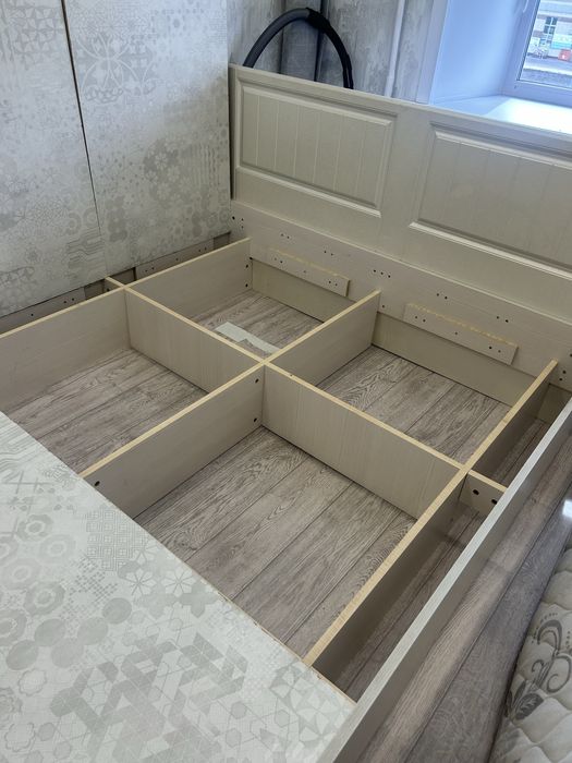 Продам двухспальную кровать