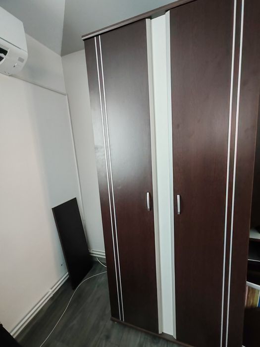 Vand Mobila  set comlpet ( birou cadou)