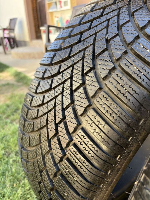 Bridgestone Blizzak LM005 235/55/20