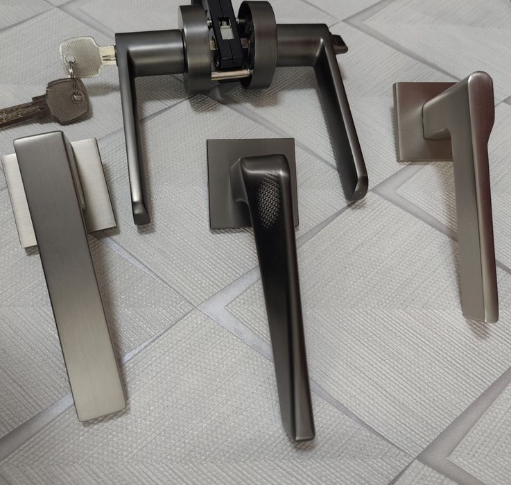 Межкомнатные дверные ручки