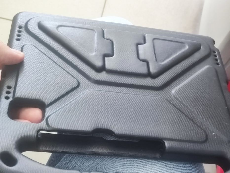 Galaxy Tab S5e с протектор и удароустойчив калъф