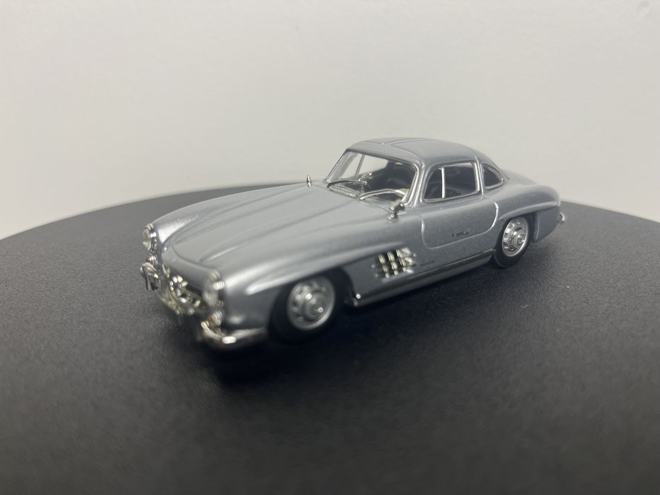 Продам модели Миничампс  1:43