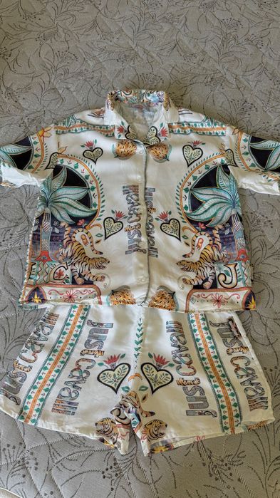 Изключително стилен и удобен детски комплект Just Cavalli