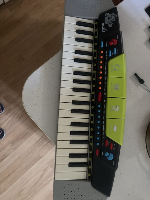 Electronic keyboard Simba