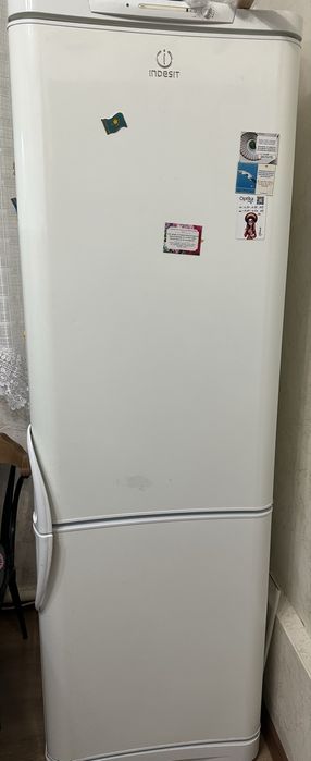 Холодильник Indezit