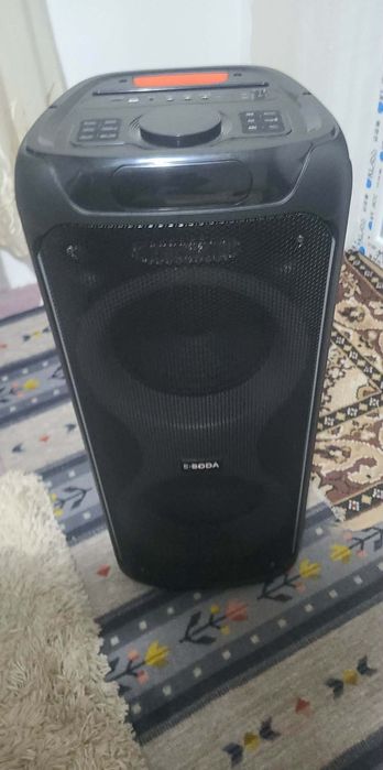 Vând boxa noua Ebola cu microfon și telecomanda