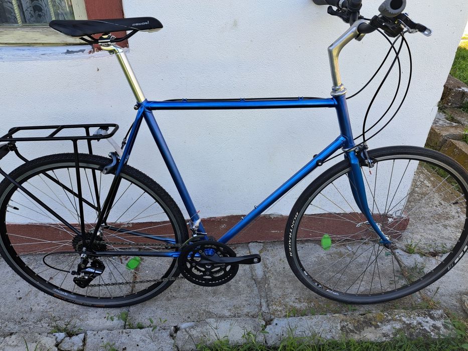 Vând bicicletă cursieră Gudereit.