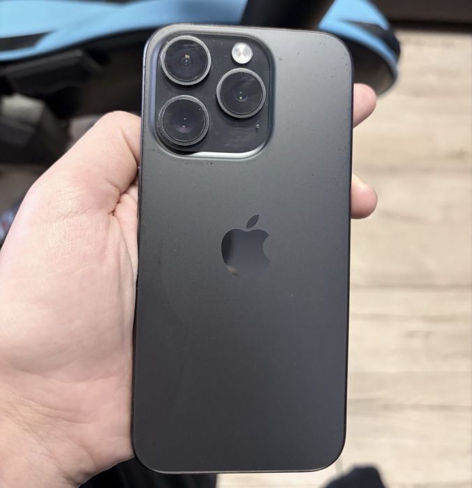 iPhone 15 PRO de 128 GB cu 94% Bateria