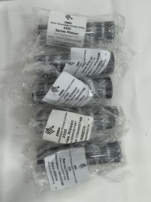 Pachet Consumabile Imprimantă Termică: 9 Role Etichete (87x60mm) + 8 Riboane ZEBRA 2300 Wax - Noi