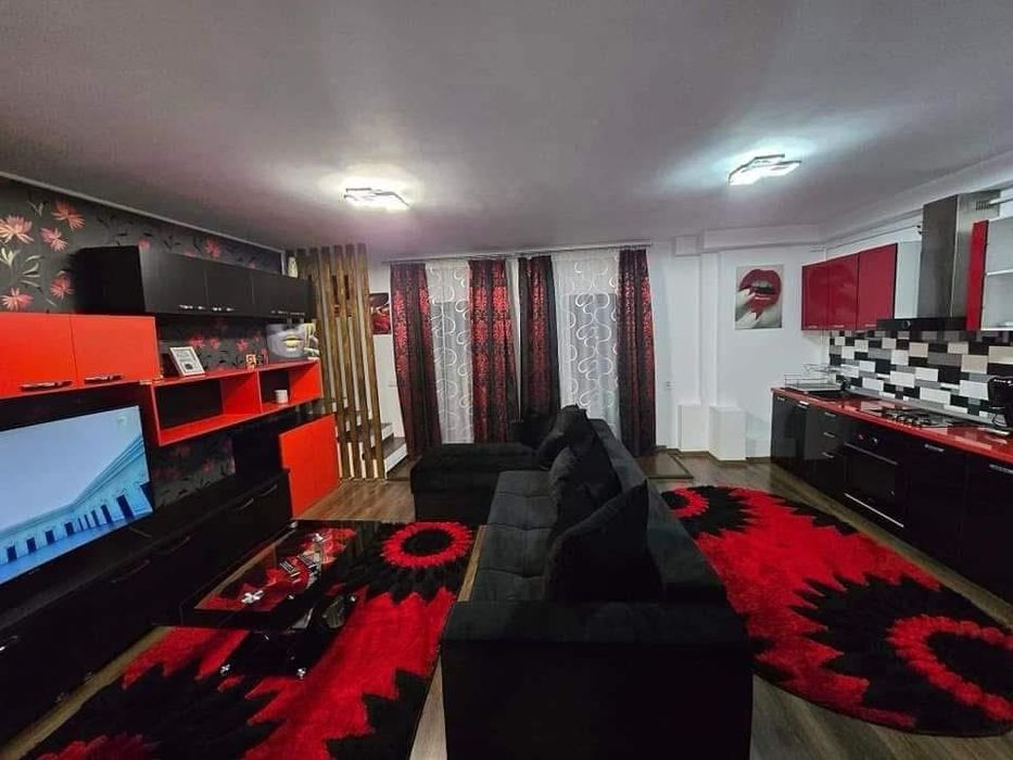 Vând apartament tip duplex Bd.Independenței