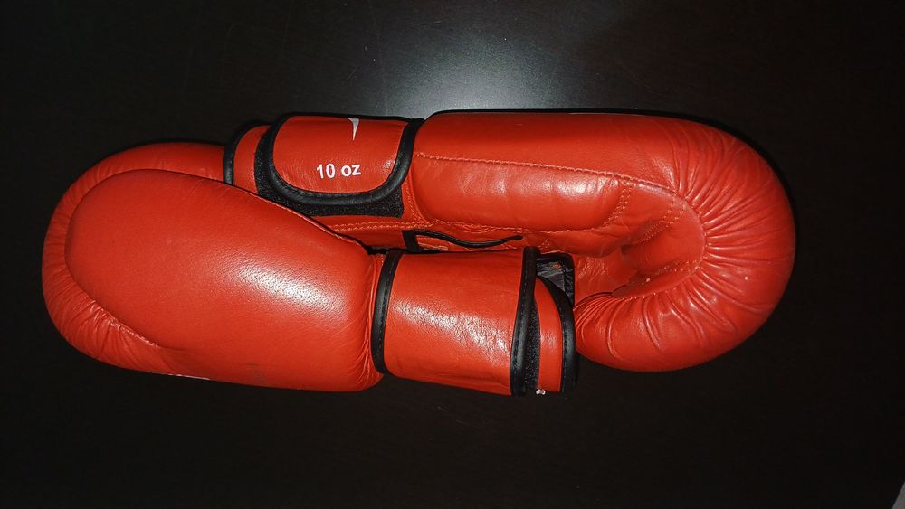 Перчатки Everlast 10 размер в хорошем качестве