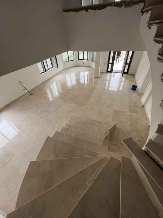 Scari, glafuri , blaturi GRANIT Craiova marmura