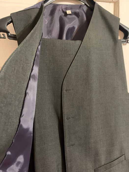 REDUCERE!! Vand costum barbati marimea 54, nepurtat