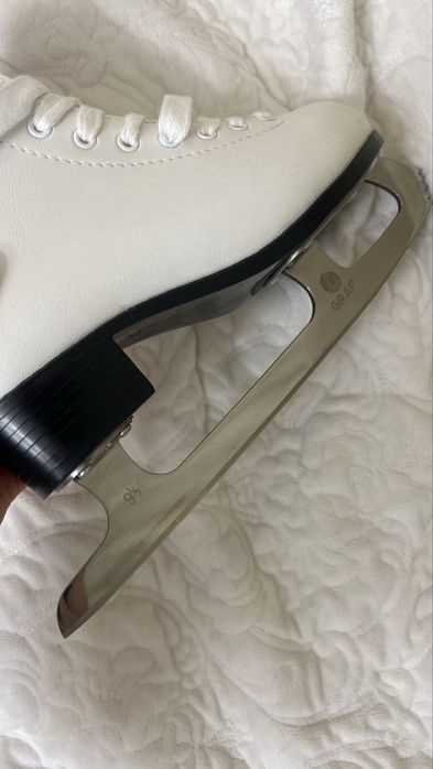 Коньки Граф Монтана