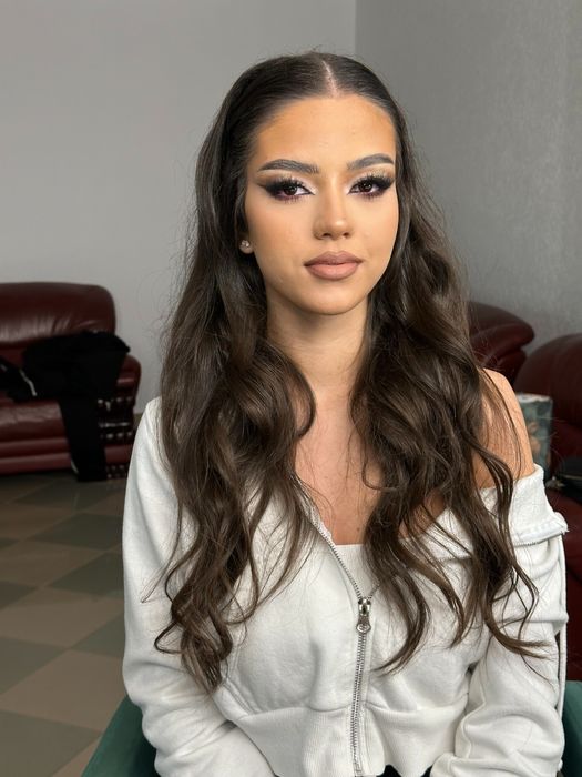 Make up artist & Hairstylist