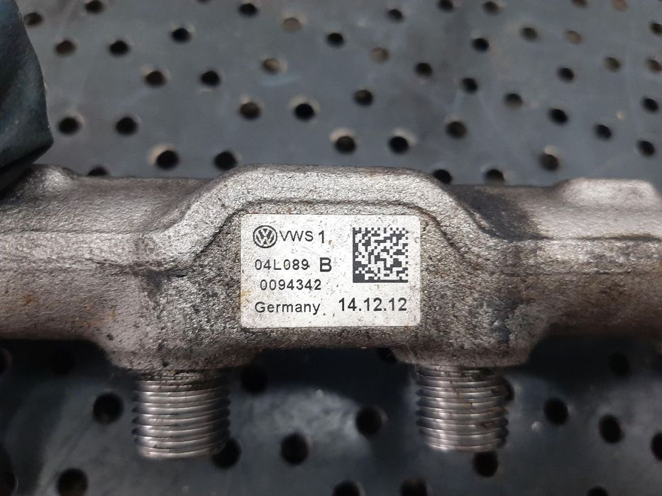 Rampa injectoare 1.6 tdi crb vw golf 7 passat b8 audi a3 8v skoda octavia 04l089b 057130764ab