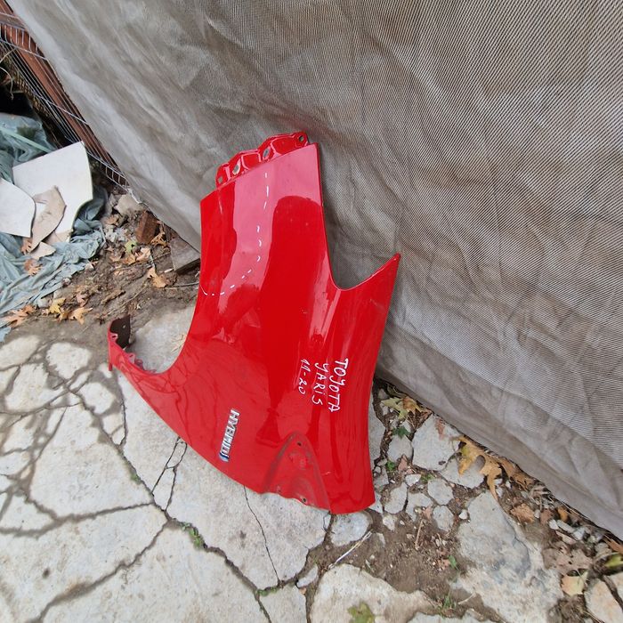 Toyota Yaris 11-20 ляв калник