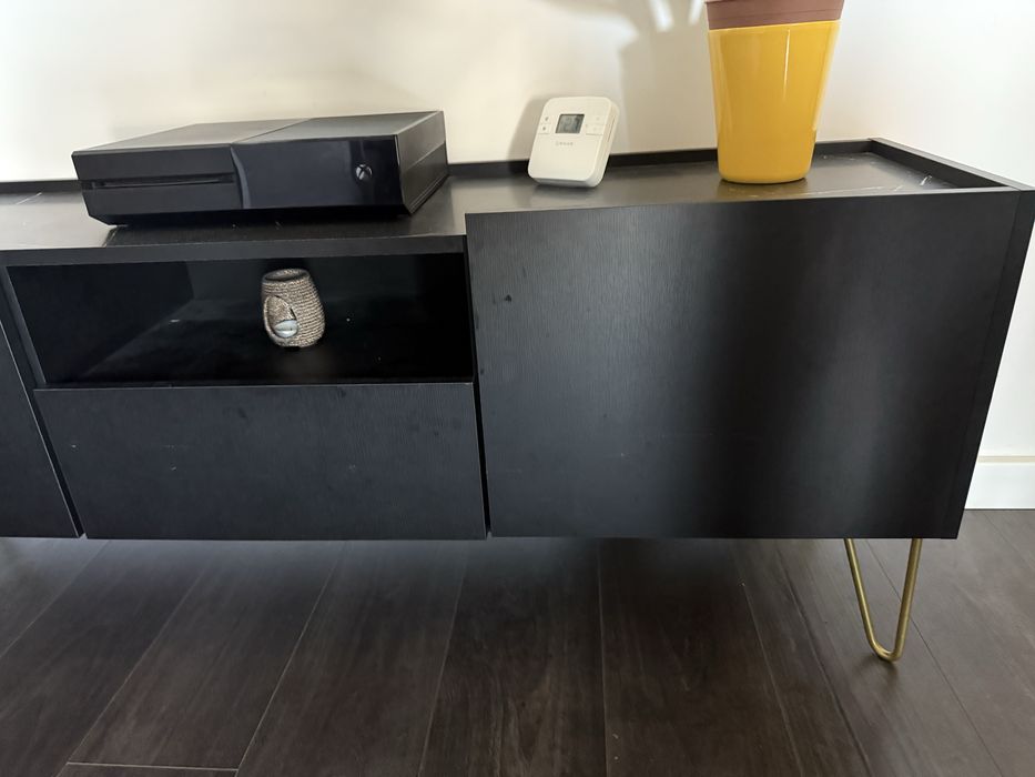 Vând set măsuță de cafea și comodă living