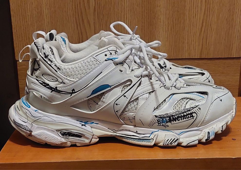 Vand Balenciaga track noi