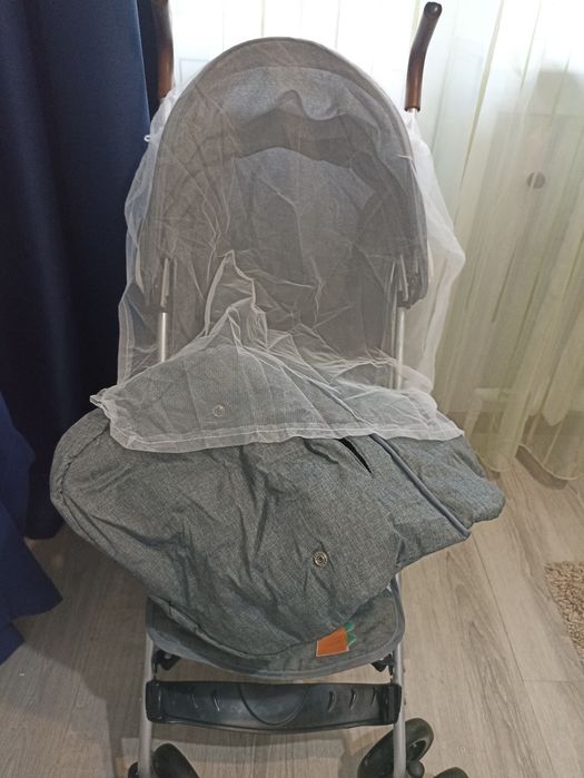 Продам прогулочную коляску трость