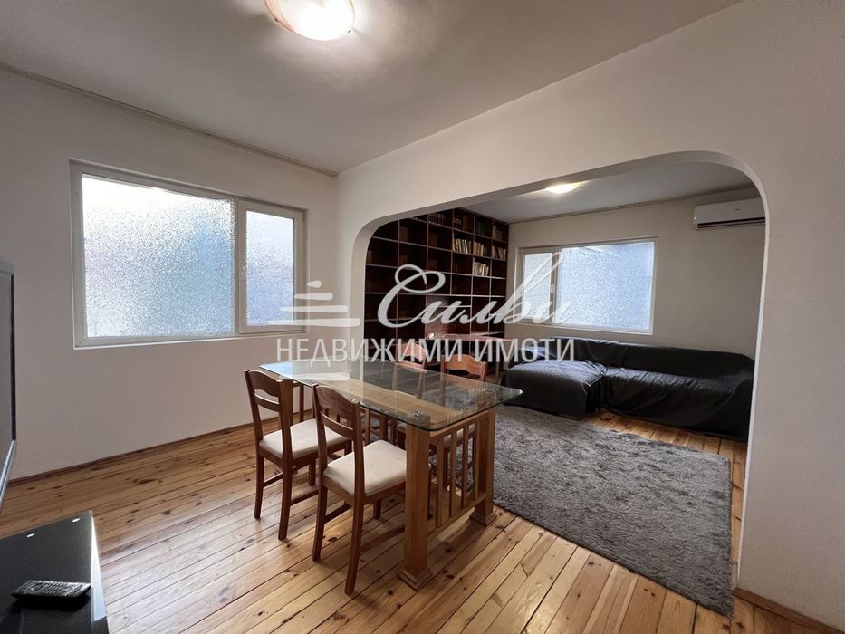 Етаж от ТУХЛЕНА къща на плоча - кв. ТОП Център!