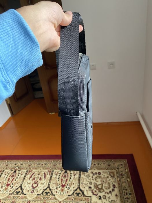 Lacoste Барсетка сатылады