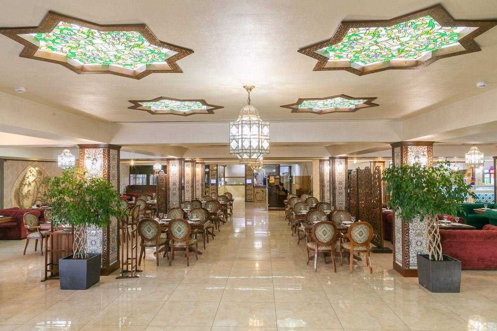 Сдается помещение под кафе/ресторан в аренду. 1800м2