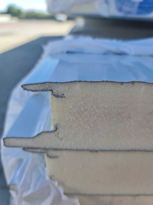 Panouri sandwich / luminatoare/ tabla cutata / containere