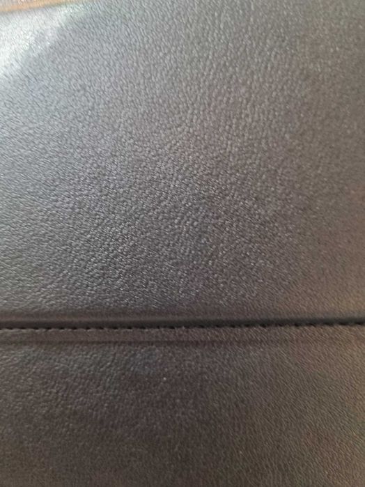 Кожена стойка за лаптоп