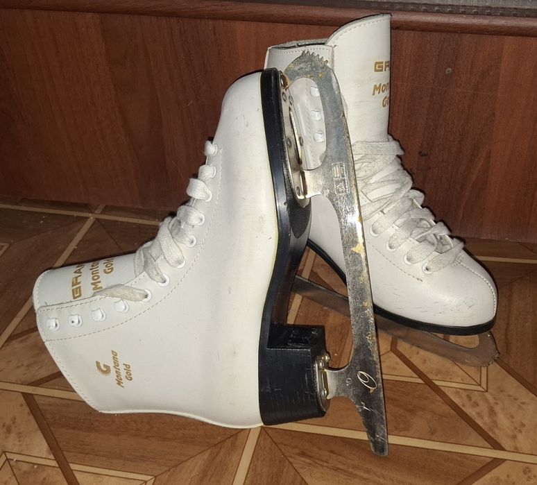 Продам коньки 39 размера