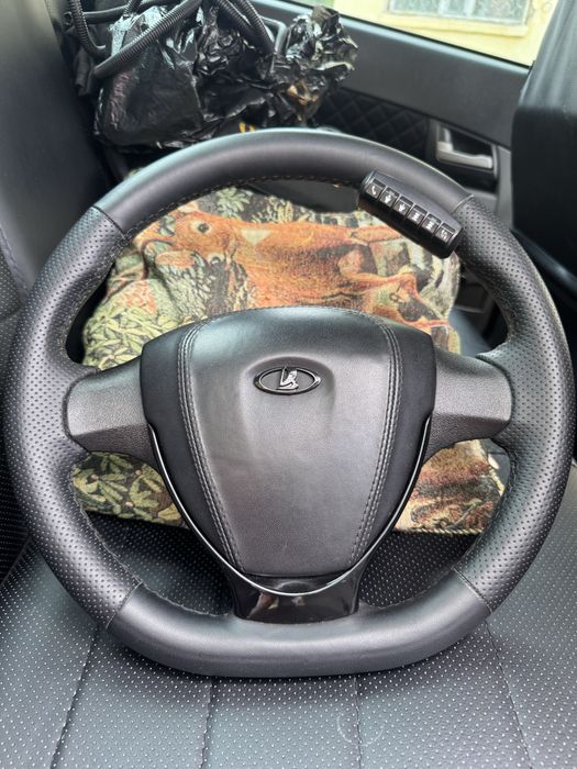 Продам руль в стиле Priora2 перешит в кожу