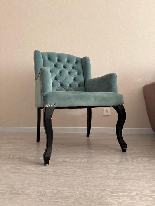 Бархатное кресло