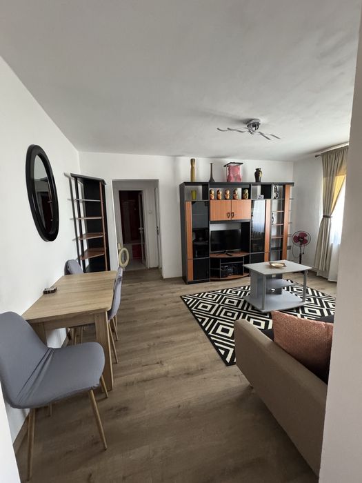 Ofer spre inchiriere apartament 3 camere zona Grivitei