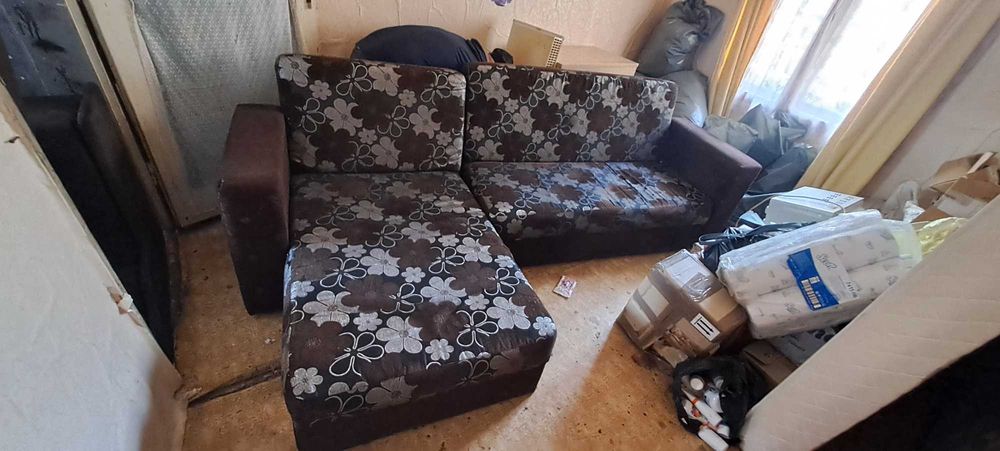 Продавам диван,ъглов модел.
