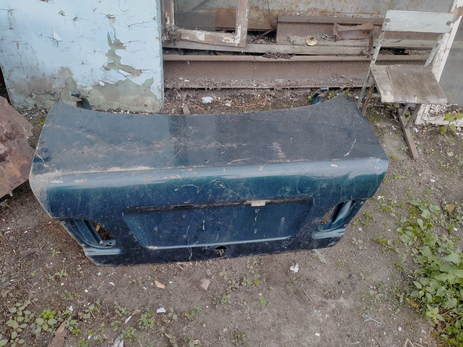 Запчасти на Мерседес 210