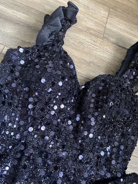 Официална тъмносиня рокля с паейти