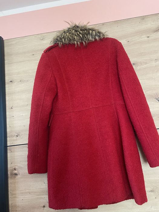 Продава се дамско палто