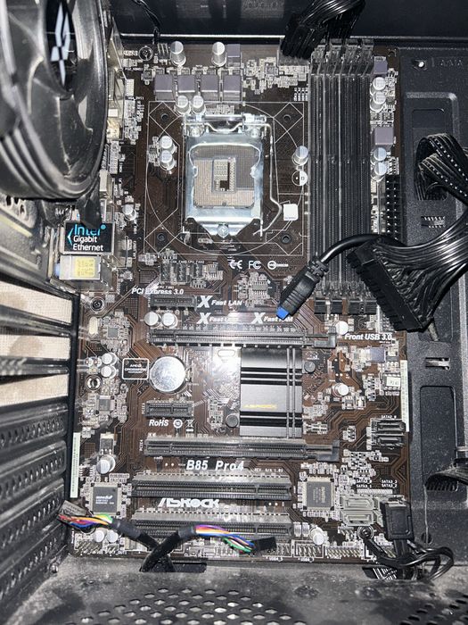 Материнская плата AsRock B85 pro4