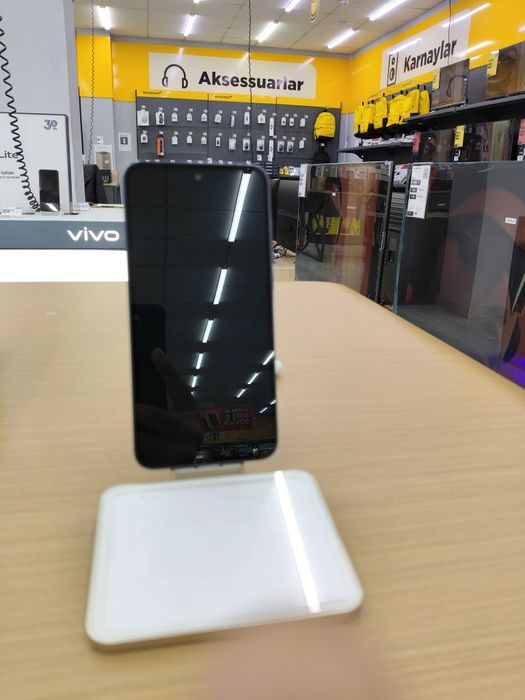 Samsung a35 sotiladi